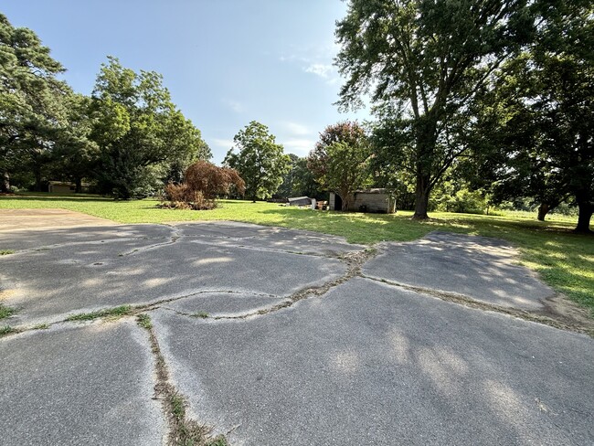 Building Photo - 6167 Wall Triana Hwy