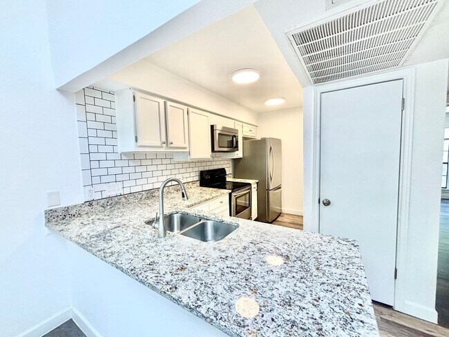 Building Photo - **1150/MONTH** MEDICAL CENTER***