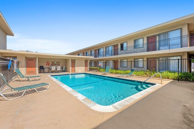 Building Photo - 7414 Mesa College Dr