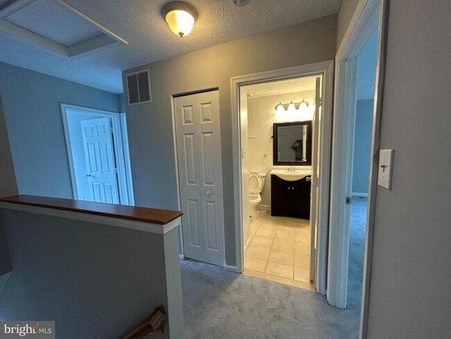 Building Photo - 17930 Cottonwood Terrace