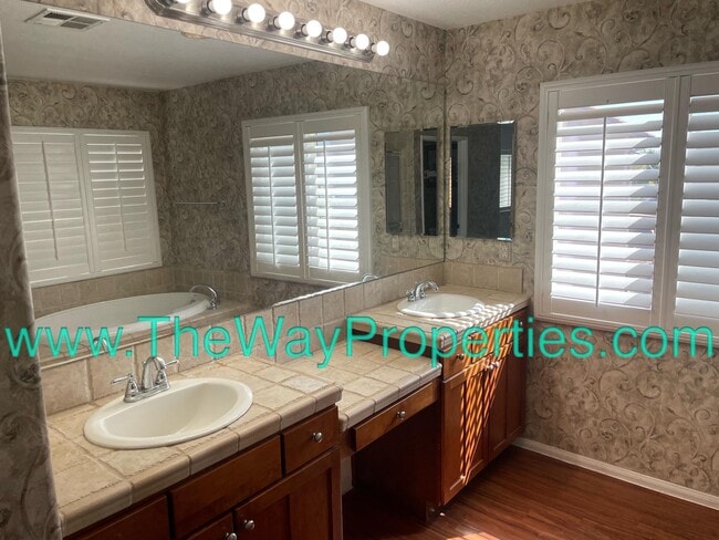 Building Photo - 15058 Zircon Dr