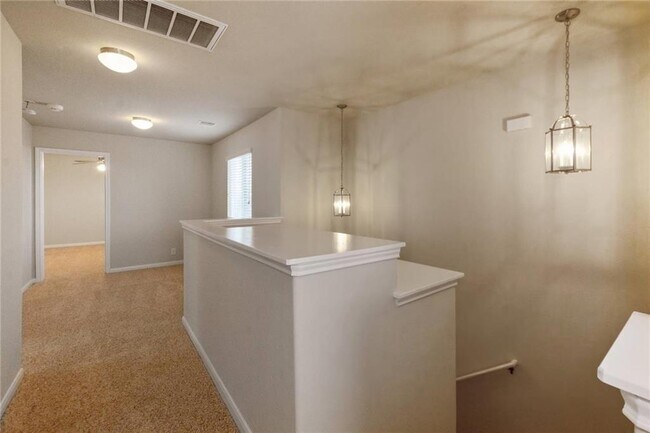 Building Photo - 929 Alamo Plaza Dr