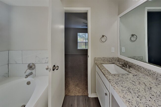 Building Photo - 1314 Buchans Dr