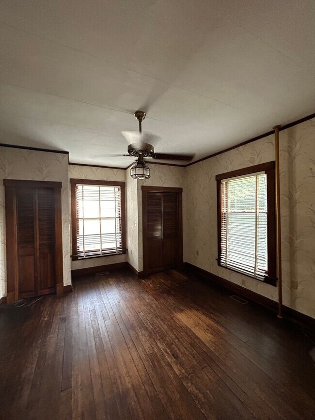 Building Photo - 521 S Grant St