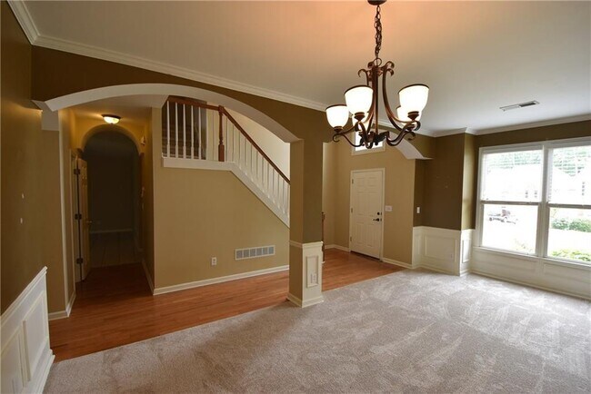 Building Photo - 629 Overhill Dr