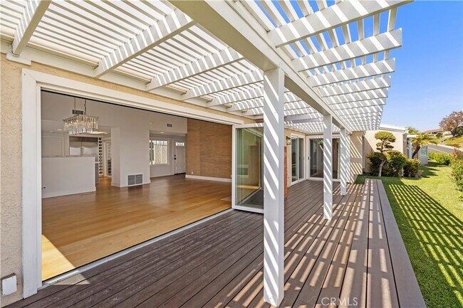 Building Photo - 31222 Palma Dr