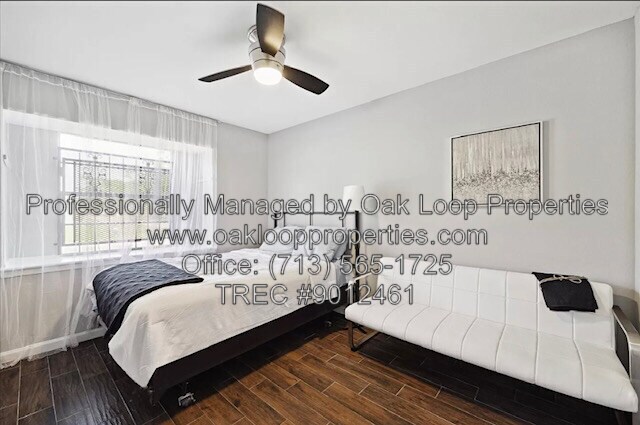 Building Photo - Houston