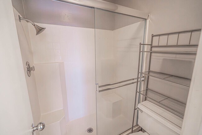 Building Photo - Santa Fe 2 Bedroom Condo for Rent!