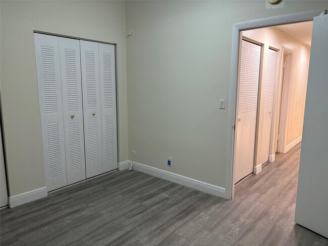 Building Photo - 2831 Pierce St