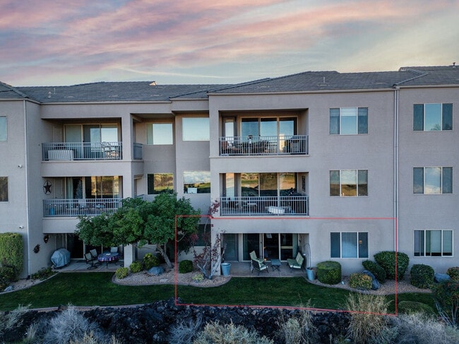 Building Photo - 225 N Country Ln