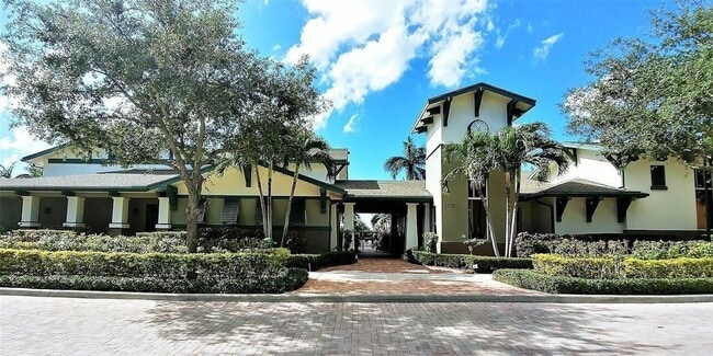 Building Photo - 883 Millbrae Ct