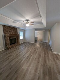 Building Photo - Kickapoo High District w/ Walk-In-Closet