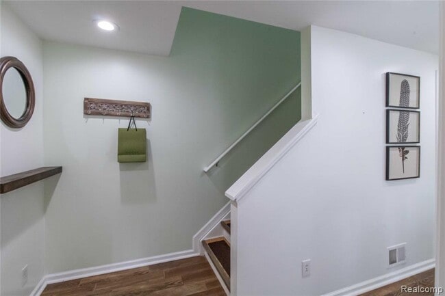 Building Photo - 1834 Fairview St