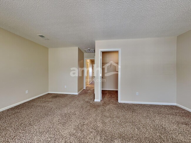 Building Photo - 1067 Briar Rose Ln