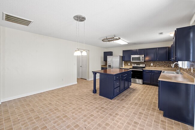 Building Photo - 6571 Guard Hill Dr
