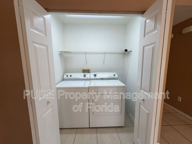 Building Photo - 11960 SW 45 St