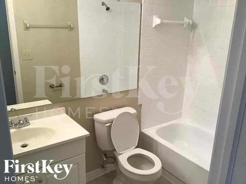 Building Photo - 4718 Westwind Dr