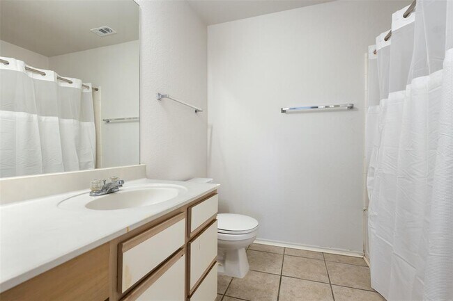 Building Photo - 1814 Grassland Dr
