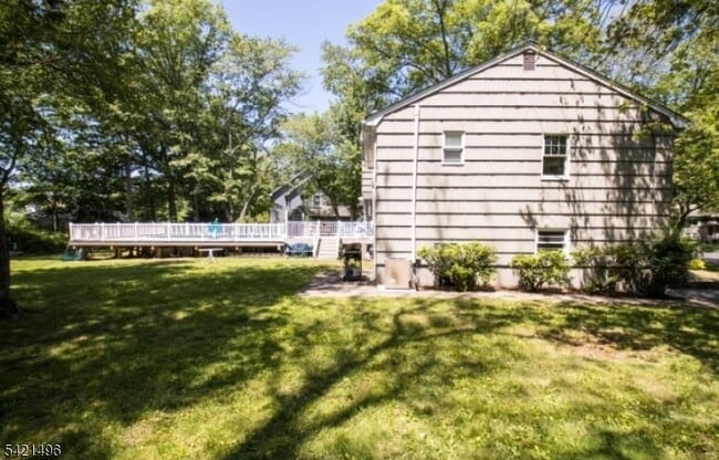 Building Photo - 4 Rumson Rd