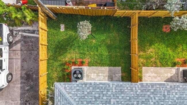 Building Photo - 410 NW 41st St