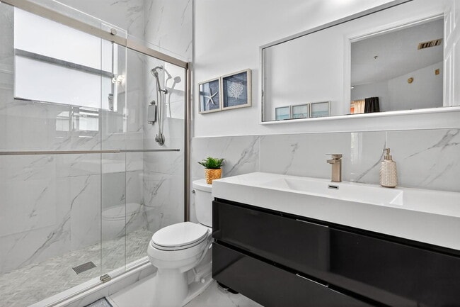 Building Photo - 4700 SW 160th Ave