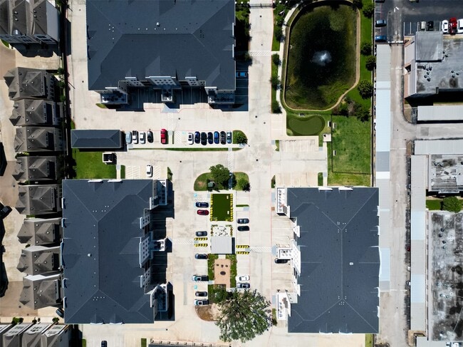 Building Photo - 6804 Westview Dr