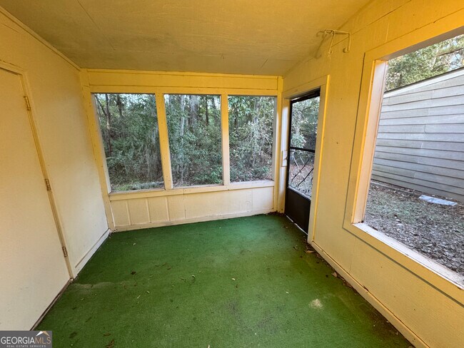 Building Photo - 415 Admiral's Walk Dr