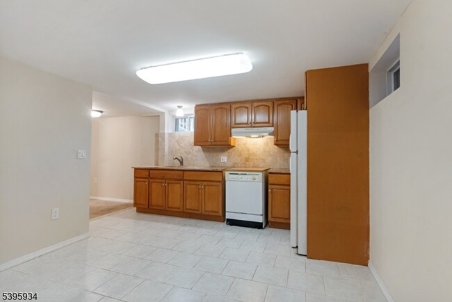 Building Photo - 118 Lexington Ave