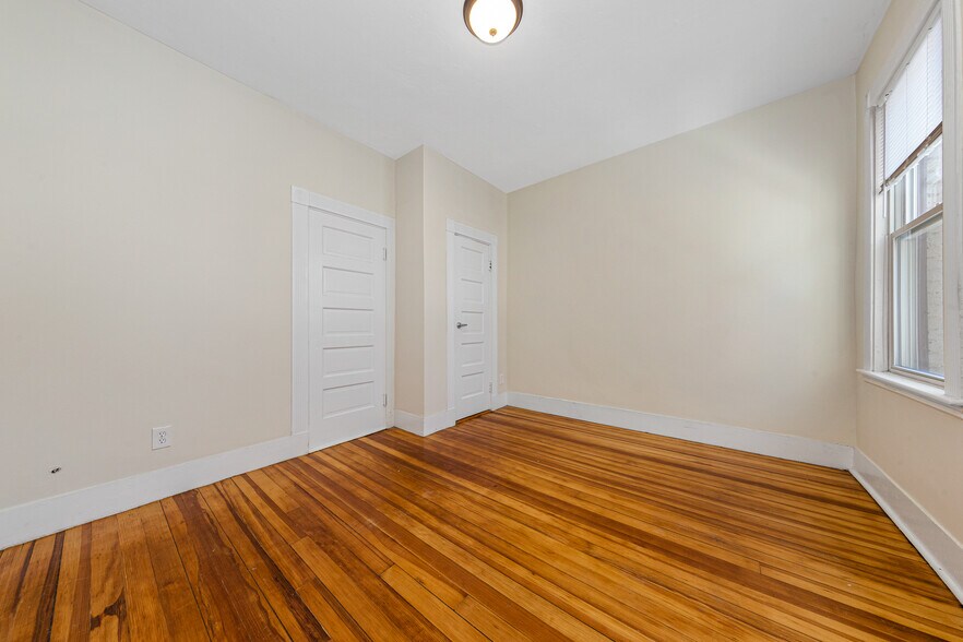 Building Photo - 44 Brackett St
