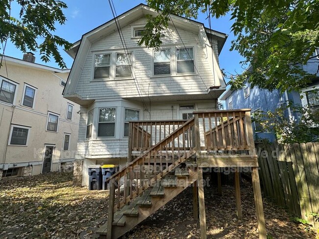 Building Photo - 5119 Grand Ave