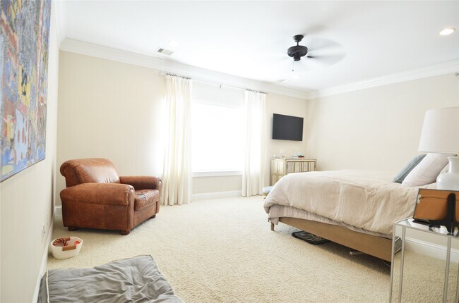 Building Photo - 8610 Ashland Way