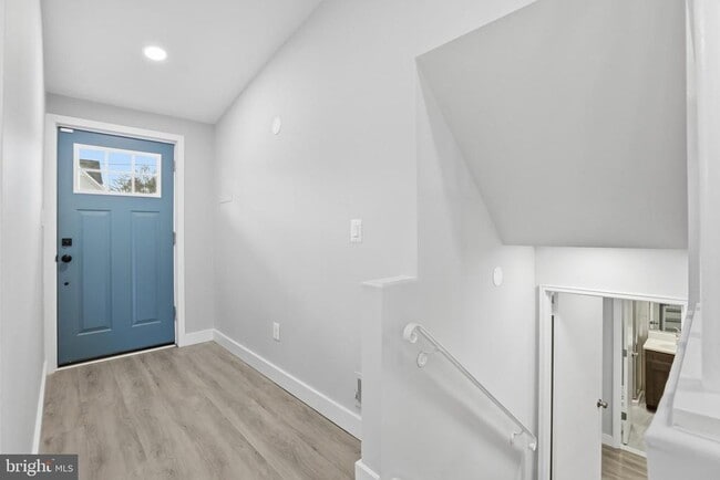 Building Photo - 6616 Beverly Ave