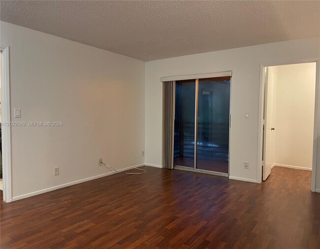 Building Photo - 303 Gardens Dr
