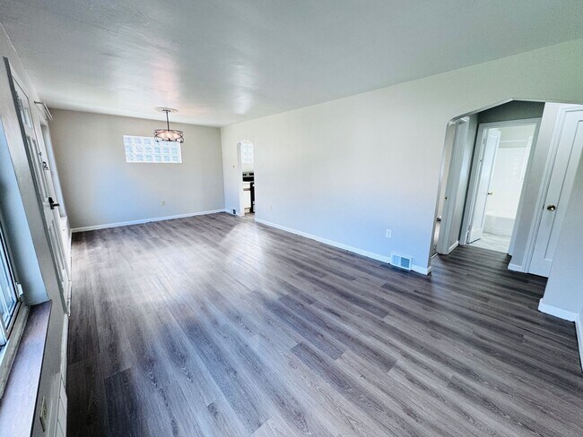 Building Photo - Beautiful Three Bedroom with Basement and Garage