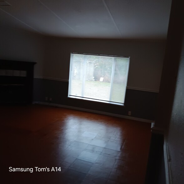 Building Photo - 2420 Elsie Cir