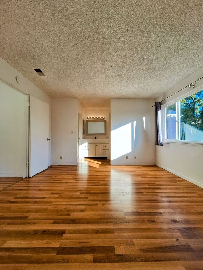 Building Photo - Beautifully Remodeled Two-Story 3bd Duplex w/Attached Garage & Private Yard