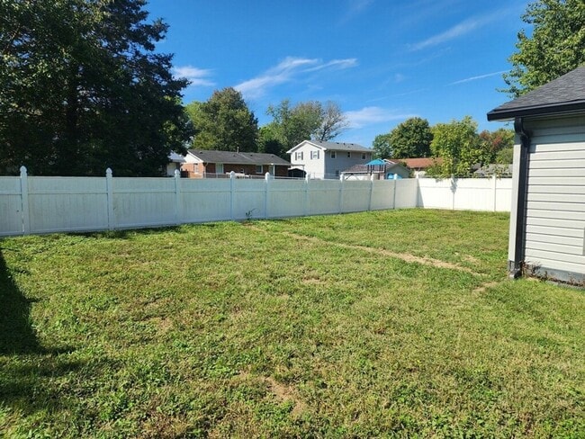 Building Photo - Charming 4BR House in Jeffersonville