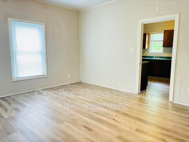 Building Photo - 408 Leland St