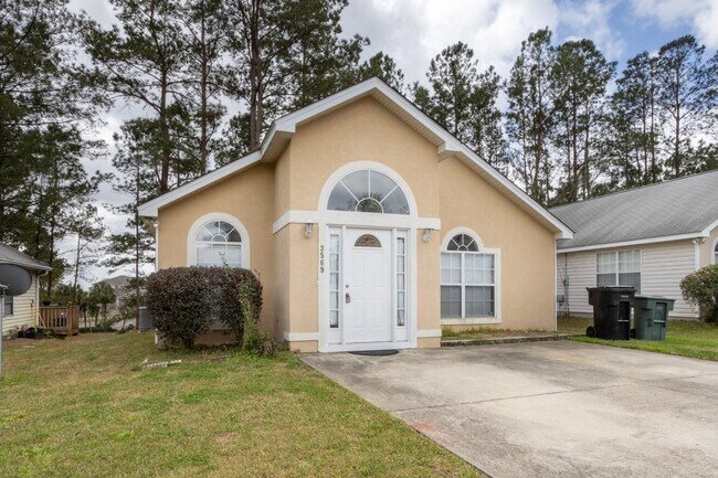 Building Photo - 3569 Chatelaine Dr