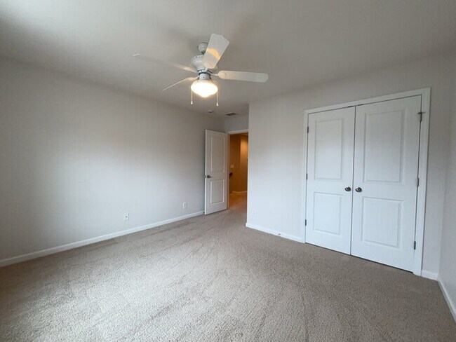 Building Photo - 292 Calm Water Way