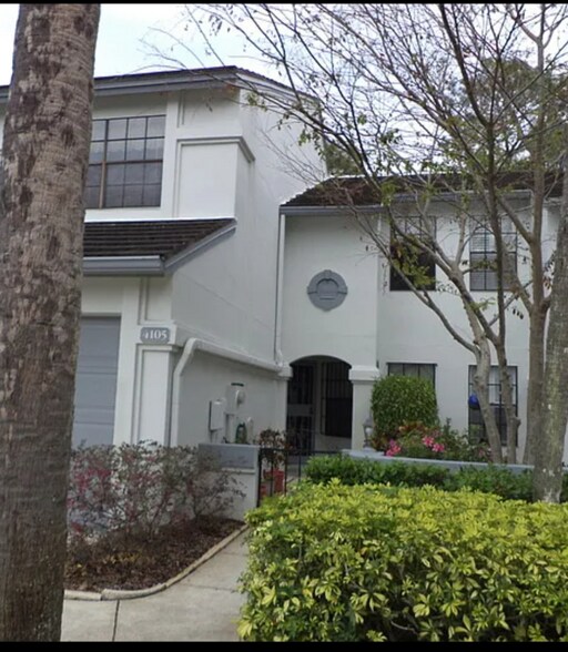 Building Photo - 4105 Brentwood Park Cir