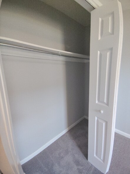 Building Photo - 15 Ferguson Dr