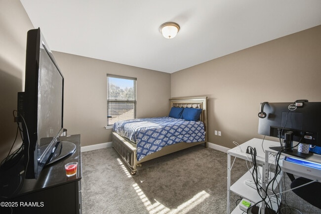 Building Photo - 213 E Peck Blvd