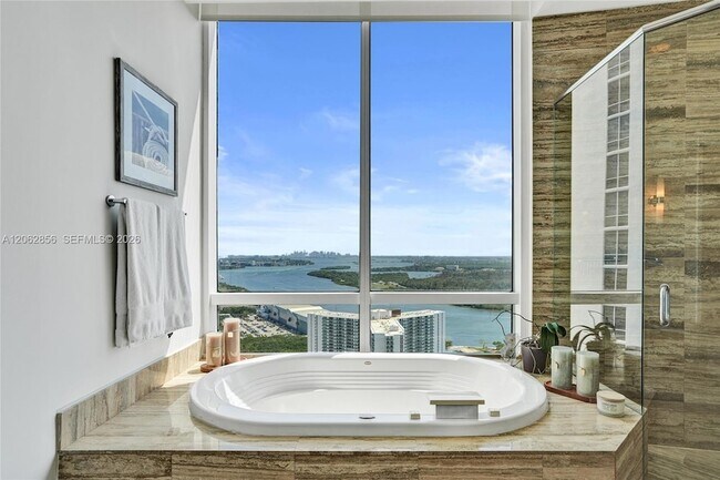 Building Photo - 16001 Collins Ave