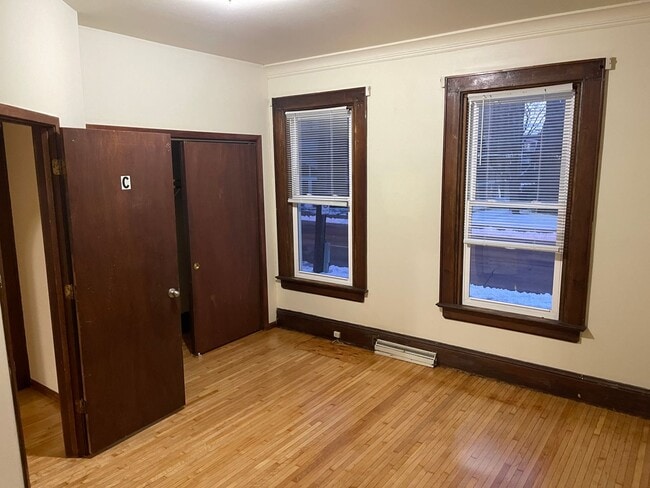 Building Photo - High, 456