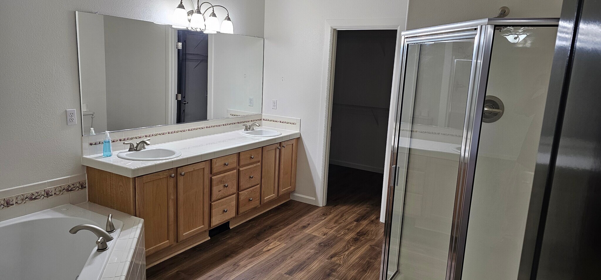 master bathroom - 9610 NE 102nd St
