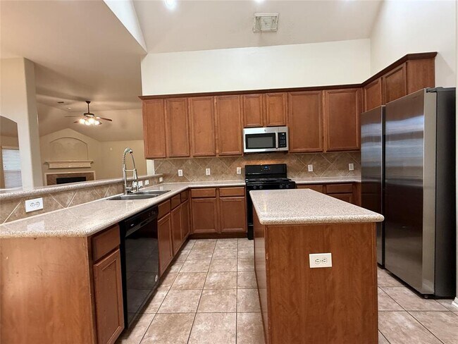 Building Photo - 11530 Columbia Pines Ln