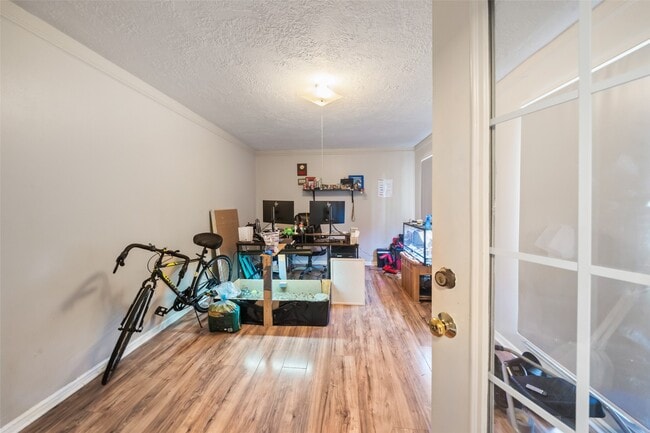 Building Photo - 715 Marne Ln