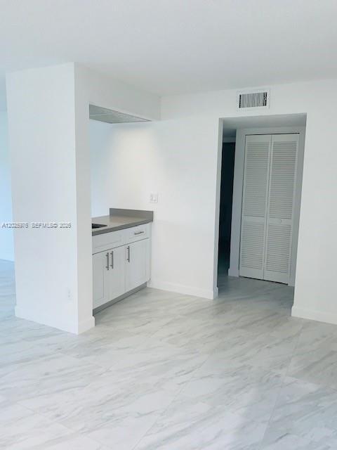 Building Photo - 16171 Blatt Blvd