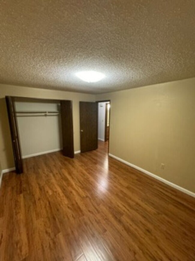 Building Photo - Villalpando - 1218-1222 Summers Lane PM 9-...